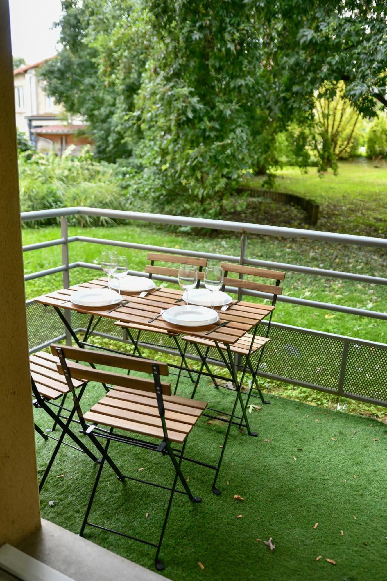 Apartment Calme Et Terrasse Privee Pres De Vichy *